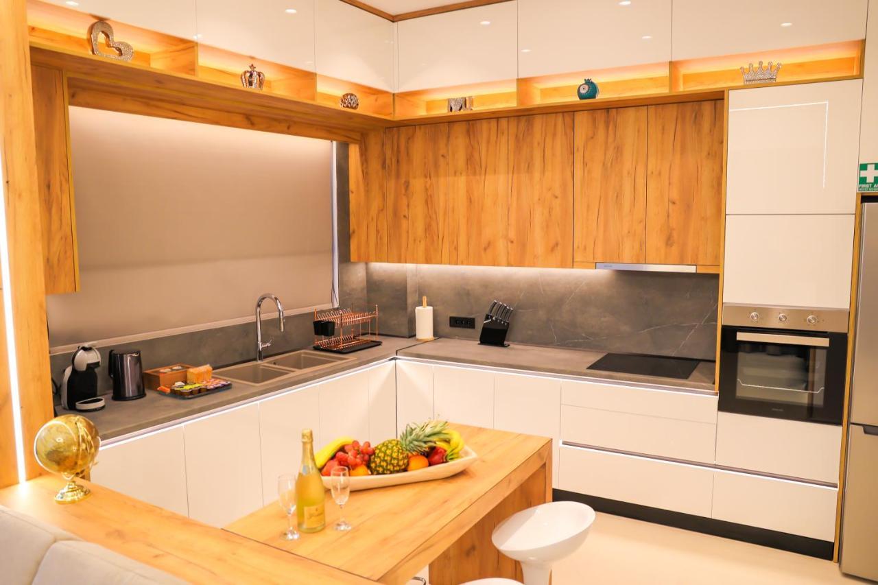 Compass Luxury Vila
