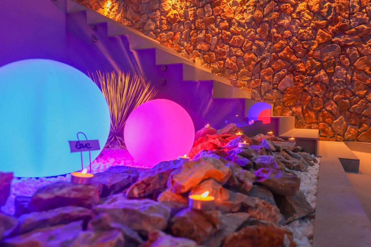 Compass Luxury Villa *