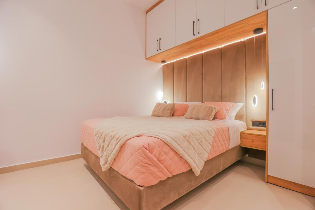 Compass Luxury Vila