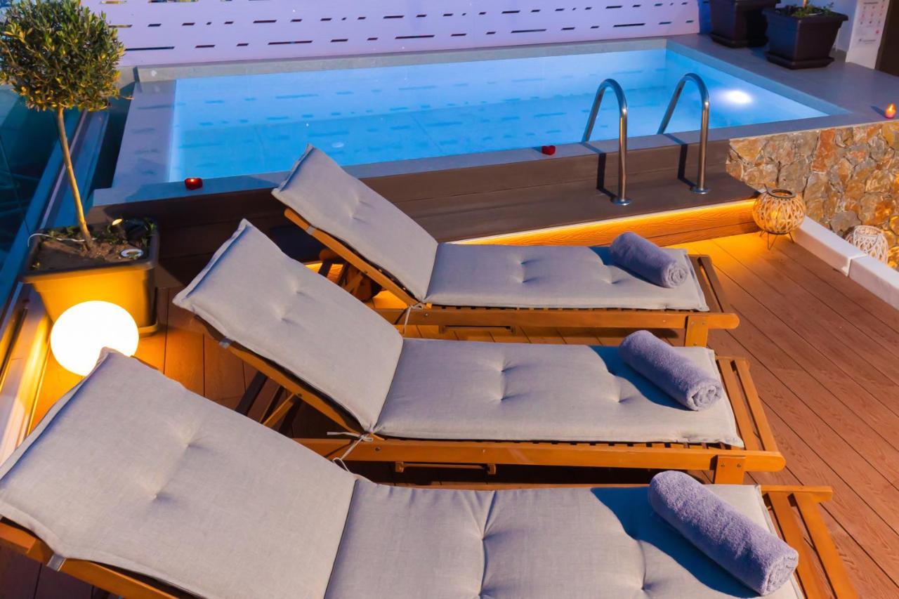Compass Luxury *