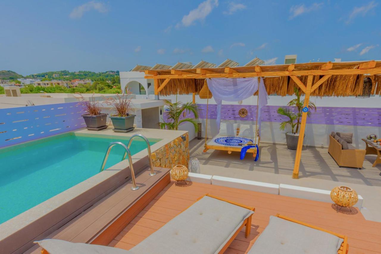 Compass Luxury Vila *