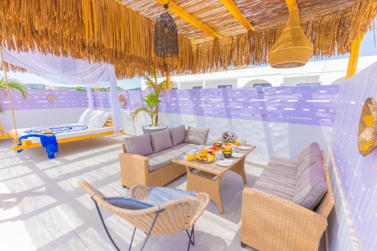 Compass Luxury *