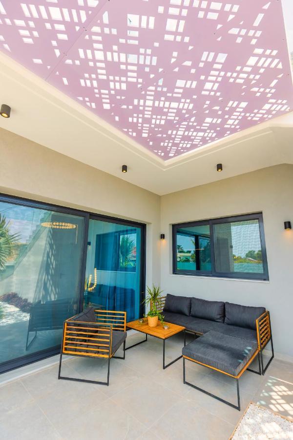 Compass Luxury